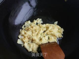 Scrambled Eggs with Lettuce recipe