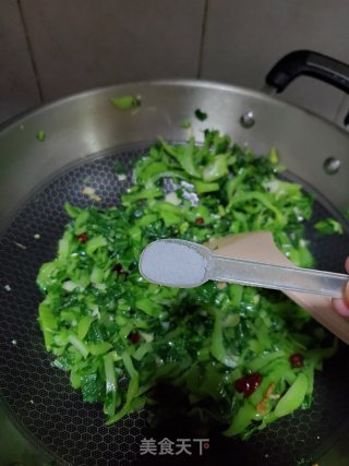 Stir-fried Mustard Greens with Minced Garlic and Dried Chilies recipe