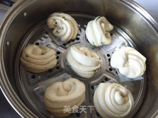 #春食野菜香#wild Green Onion Rolls recipe