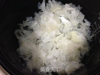 【papaya Lily Tremella Syrup】 recipe