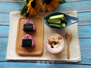 Purple Cabbage Pork Floss Rice Ball recipe