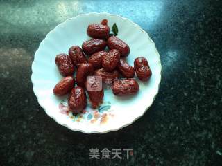 Steamed Pig's Feet with Dried Red Dates recipe