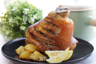 American Roast Pork Knuckle with Apple Sauce recipe