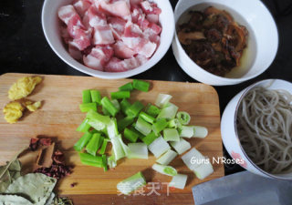 An Essential Chinese New Year Dish: Pork Stewed Vermicelli recipe