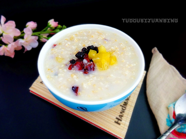 Oatmeal with Dried Fruit recipe