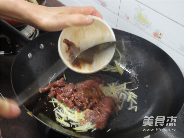 Sour Bamboo Shoots Beef recipe