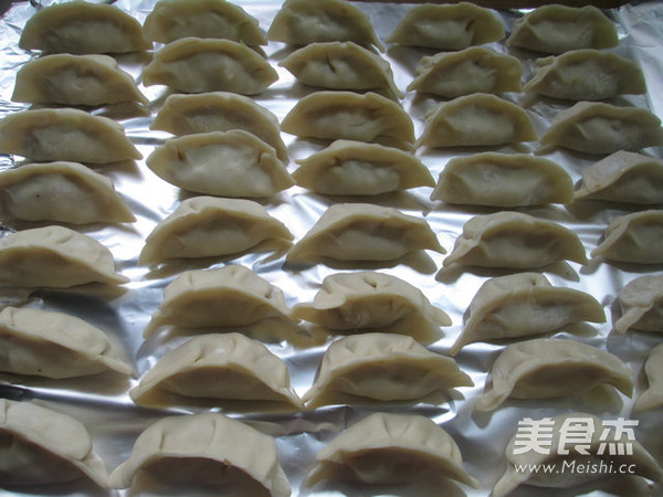 Xiuzhen Mushroom, Cabbage and Meat Dumplings recipe