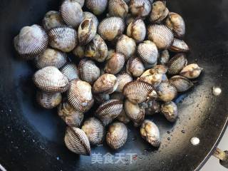 Hairy Clams with Sauce recipe