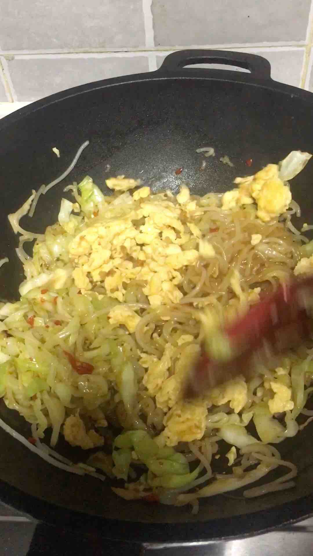 Stir-fried Rice Noodles with Cabbage and Egg recipe