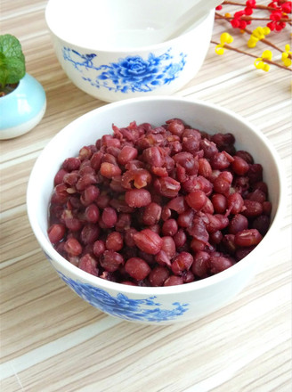 Boiling Red Beans for Invigorating Qi and Health recipe
