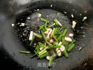 Stir-fried Mushrooms with Shredded Chicken recipe