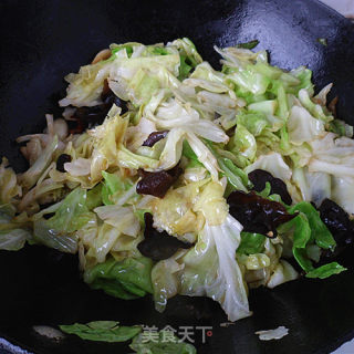 Appetizing Meal-shredded Fungus Cabbage recipe