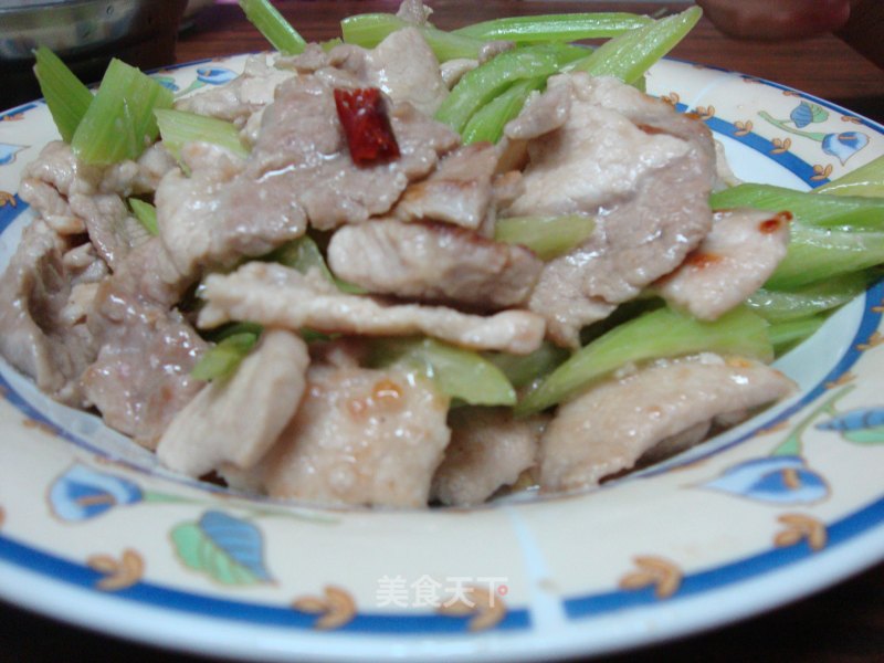 Celery Stir-fried Pork recipe