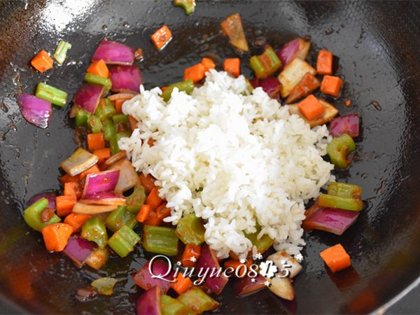 Polka Dot Vegetable Omelet Rice recipe