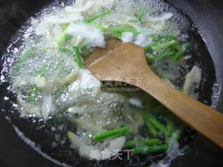 Stir-fried Lebanese with Garlic and Bacon recipe