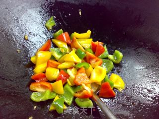 Small Swatch-stir-fried Beef with Bell Pepper and Lily recipe