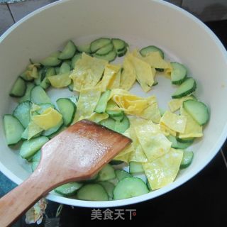 Cucumber Scrambled Eggs recipe