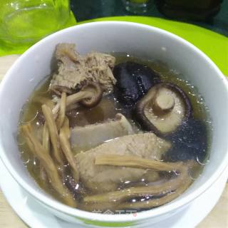 Double Mushroom and Fan Bone Soup recipe