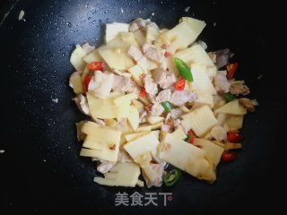 Stir-fried Pork with Spring Bamboo Shoots recipe