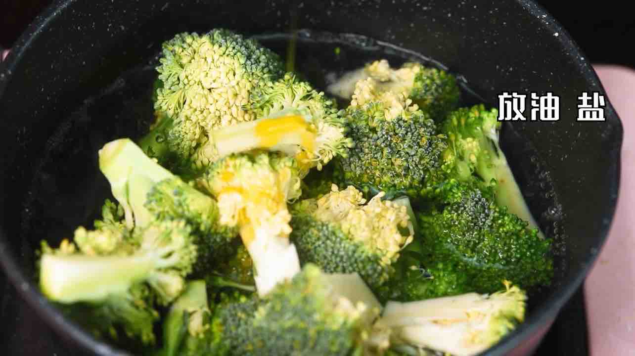 Christmas Tree Broccoli Salad recipe