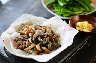 Fried River Prawns with Spring Leek recipe