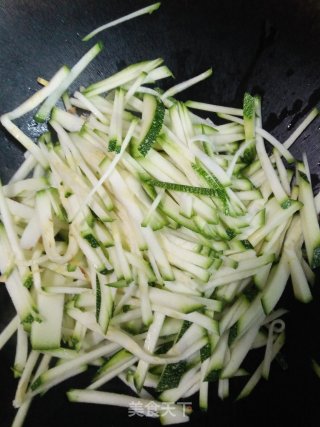 Vegetarian Stir-fried Tender Pumpkin Shreds recipe