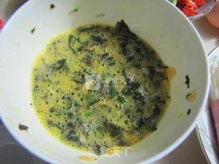 Fried Eggs with Perilla and Dried Shrimp recipe