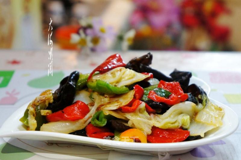 #trust之美#fried Cabbage Slices with Fungus recipe