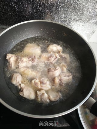 Stewed Chicken with Hazel Mushroom Noodles recipe