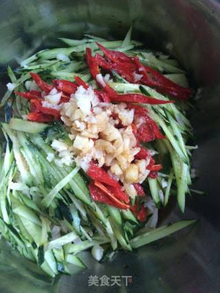 Enoki Mushroom Mixed with Cucumber recipe