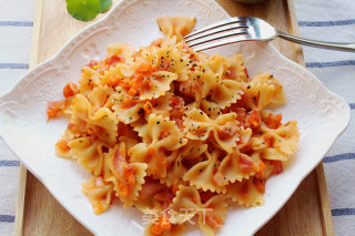 Stir-fried Spaghetti with Tomato Sauce and Bacon recipe