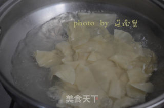 Sour Soup Dumpling Wrappers, Appetizing and Warming Up, Especially Beautiful to Eat in Winter recipe