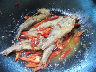 Hakka Dishes ------ Dry-boiled Little River Fish recipe