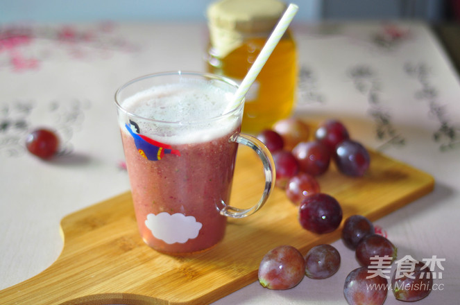 Use A Wall Breaker to Make Lemon Grape Juice recipe