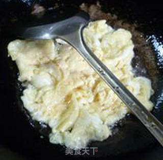 Fried Chives with Red Pepper and Egg recipe