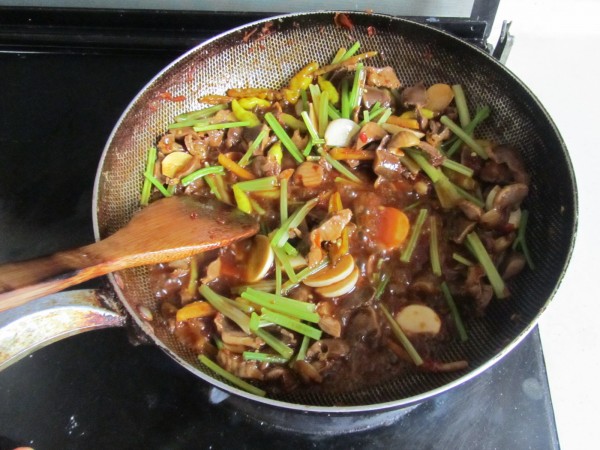 Stir-fried Chicken Gizzards with Pickled Peppers recipe