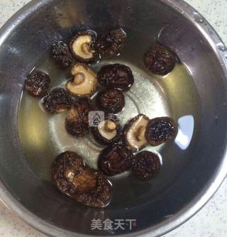 Hot Glutinous Rice Eggs in The Circle of Friends recipe