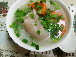 Radish Stewed Lamb's Feet Soup recipe