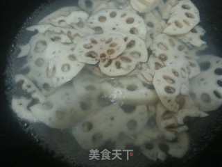 Stir-fried Lotus Root with Spicy Sauce recipe