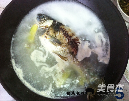 Tofu Crucian Carp Milk White Soup recipe