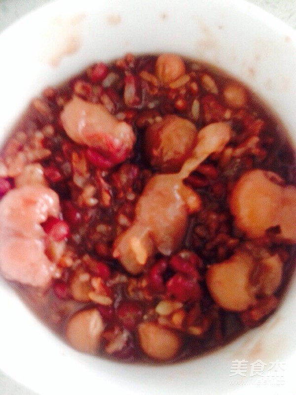 Longan Red Bean Peanut Red Rice Porridge recipe