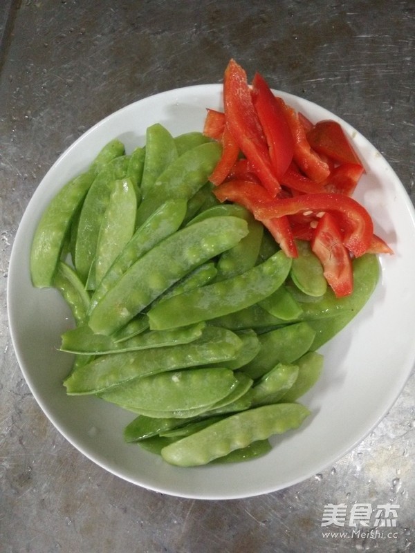 Stir-fried Snow Peas with Pork Belly recipe