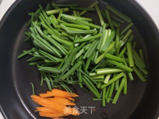 Stir-fried Double Shrimp with Leek Moss recipe