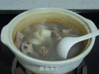Lotus Root and Yam Spare Rib Soup recipe
