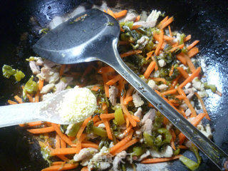 Stir-fried Pork Belly with Sauerkraut and Carrot recipe