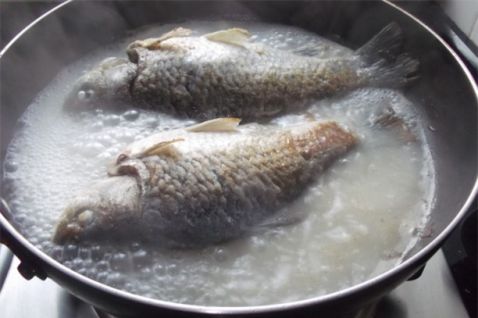 Yam Carrot Crucian Carp Soup recipe