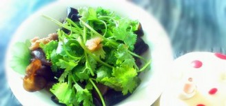 Coriander and Carrot Mixed with Fungus recipe