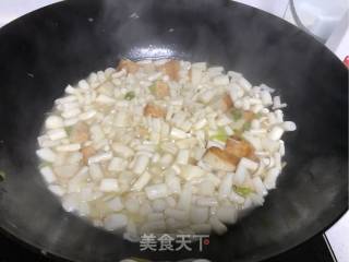 Stir-fried Seafood with Mushrooms and Fish Tofu recipe