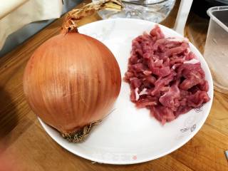 Stir-fried Shredded Pork with Onion recipe