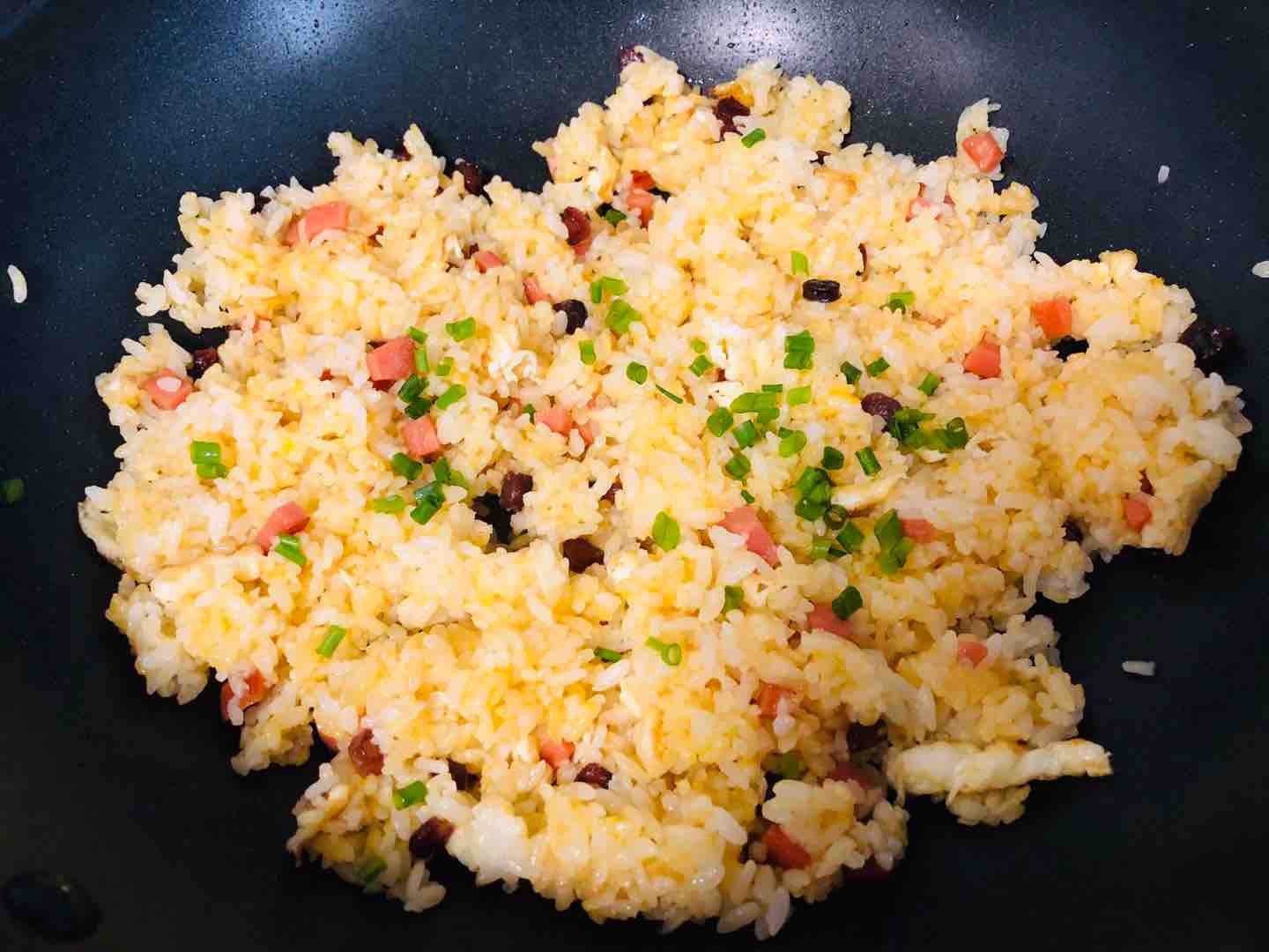 New Tricks Can be Made with Overnight Rice, Golden Fried Rice, for Adults and Children recipe